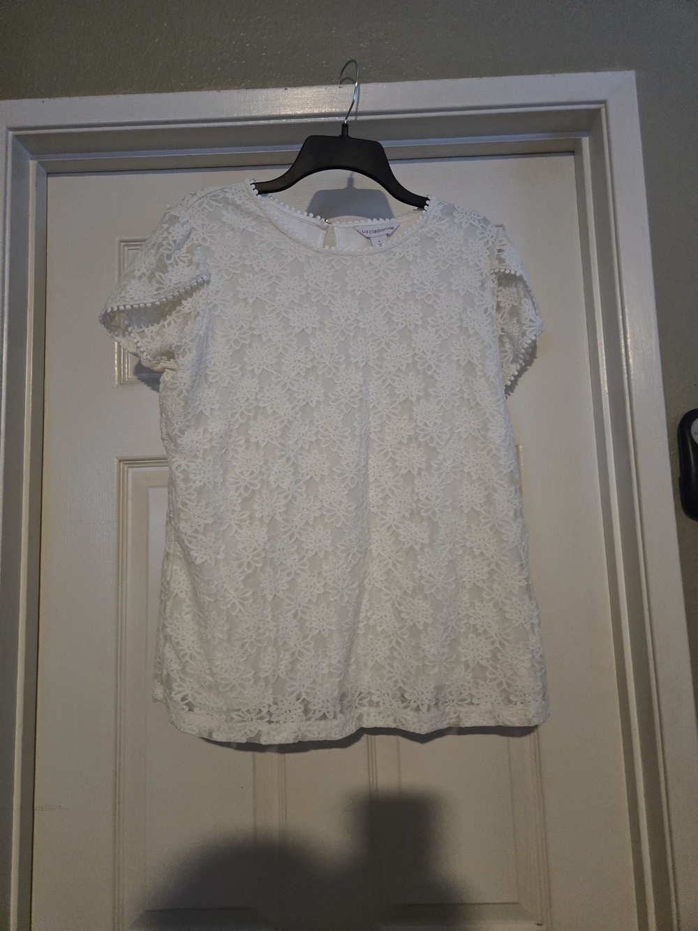 Liz Claiborne White Floral Lace Short Sleeve Top